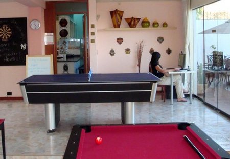 arequipay-backpackers-living-room