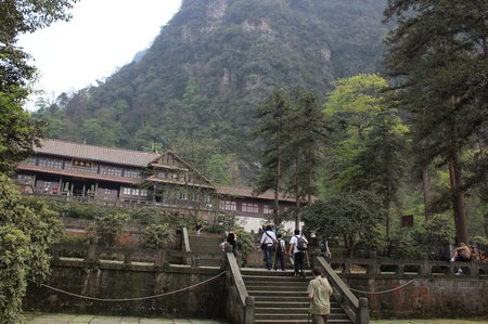 sichuan-china-emei-shan-overnight