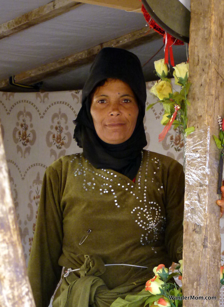 syrian-lady-in-green