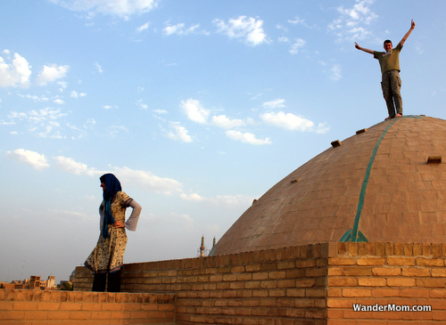 iran-yazd-goofing